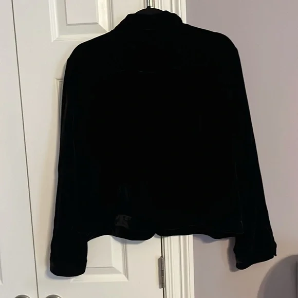 Chico’s Velvet Cropped Jacket Size 3 - Picture 3 of 3